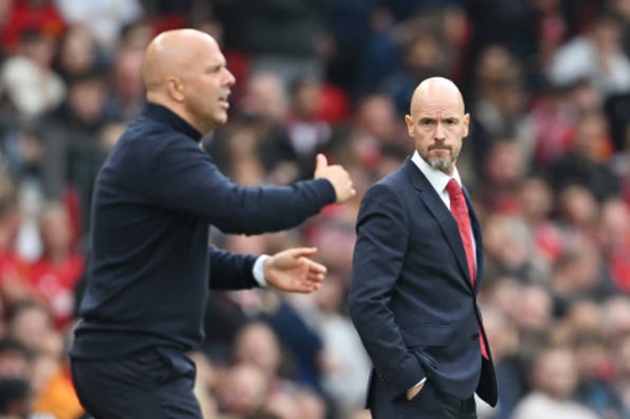 Ảnh bài viết Ten Hag dưới trình Arne Slot, M.U thua bẽ mặt 0-3 tại Old Trafford