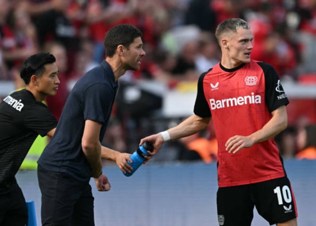 Leverkusen 4-3 Wolfsburg: Số 10 thiên tài; Lật kèo kiểu Xabi Alonso