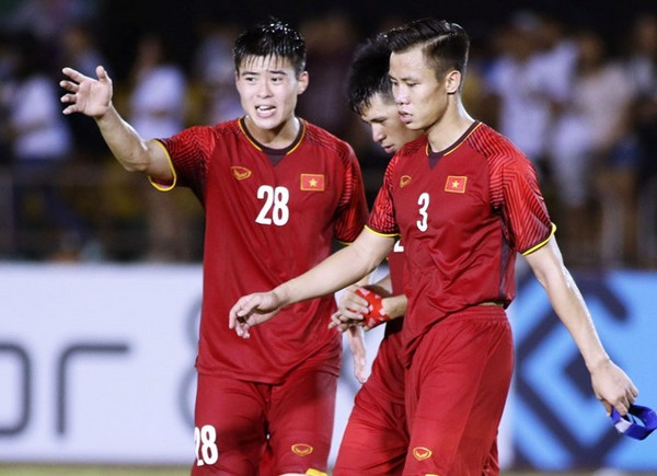 Thầy Park chọn ai cho hàng thủ ĐT Việt Nam trận Saudi Arabia - Bóng Đá