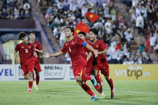 Việt Nam lập kỷ lục trước Thái Lan; HAGL khiến CĐV ngao ngán - Bóng Đá