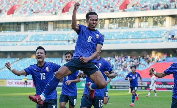 Rượt đuổi kịch tính, Campuchia đánh bại Philippines trên sân nhà - Bóng Đá