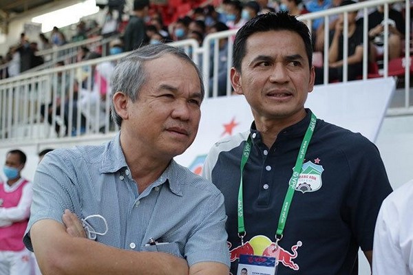 Thủ môn Việt kiều chưa thể đá V-League; Bầu Đức: 