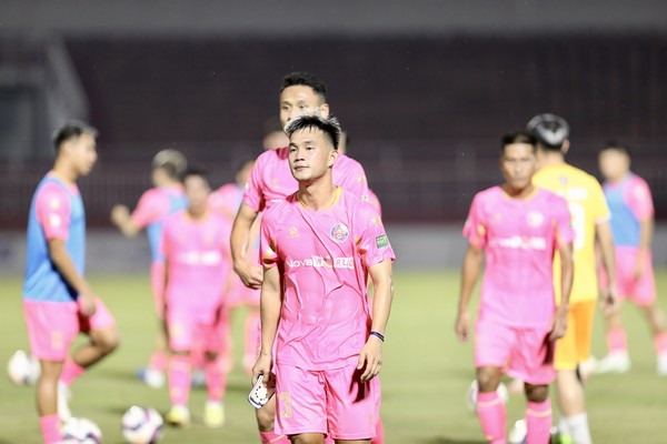 Thêm một CLB Việt Nam bỏ giải; Thai League quan tâm Quang Hải - Bóng Đá