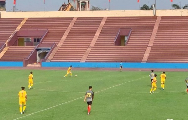CLB V-League bị phạt tiền tỷ; U23 Việt Nam cấm cửa truyền thông - Bóng Đá