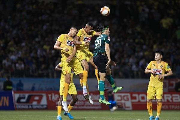 Vòng 7 V-League: Ngựa ô thăng hoa; Hà Nội, HAGL thảm bại - Bóng Đá