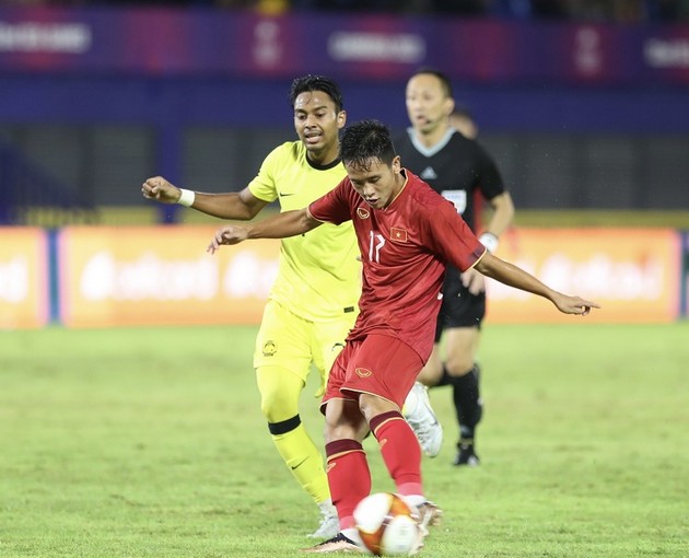 2 quyết định đúng và 1 vết gợn nhỏ của HLV Troussier trận thắng Malaysia - Bóng Đá