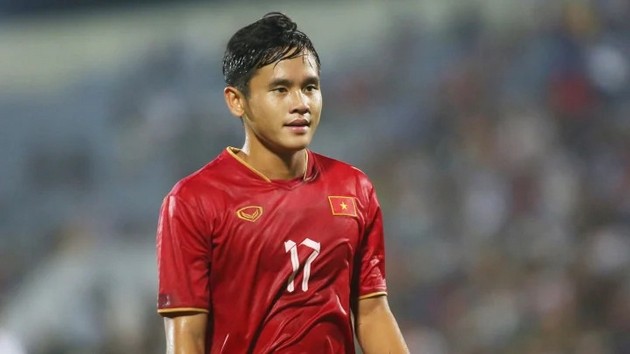 Cầu thủ lò Arsenal đến V-League; Cựu sao HAGL bị 'chơi khăm'; ĐT Việt Nam gút danh sách đấu Trung Quốc - Bóng Đá