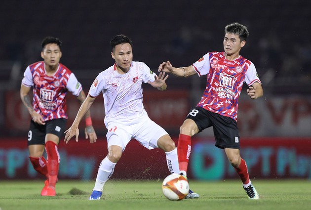 Nỗi lo đứt gánh giữa đường tại V-League - Bóng Đá