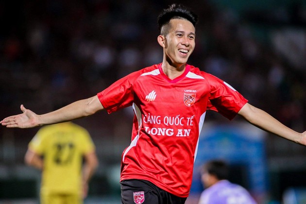 Lê Thanh Phong: Hiệu suất 1 bàn/trận, dẫn đầu 2 cuộc đua Vua phá lưới - Bóng Đá