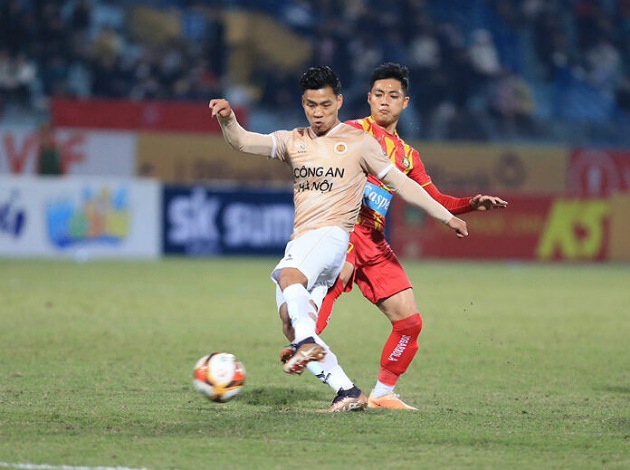 Điểm nhấn vòng 11 V-League: Hàng loạt tuyển thủ lập công; Kiatisuk thăng hoa cùng CAHN - Bóng Đá