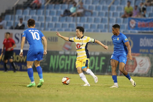 ĐT Việt Nam xuống dốc, V-League lại dồn toa, ngắt quãng vì giải trẻ - Bóng Đá
