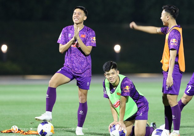Hoàng Đức nhận lương khủng tại Thai League; Quang Hải có thể sang Nhật Bản thi đấu - Bóng Đá