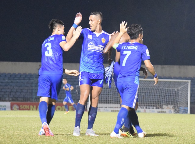 HLV Hoàng Văn Phúc chỉ ra nguyên nhân khiến Quảng Nam FC sa sút - Bóng Đá