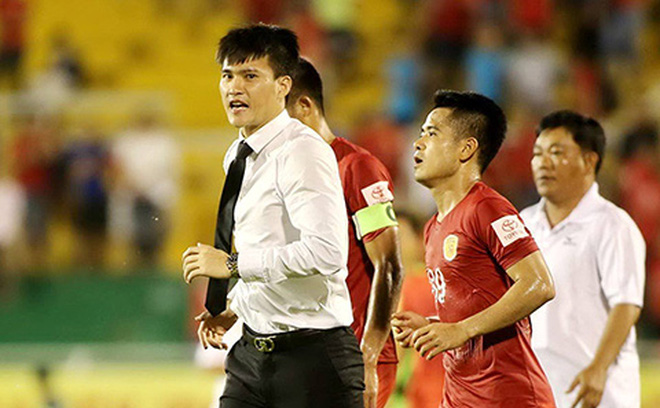 Cựu tuyển thủ ĐT Việt Nam tiết lộ nguyên nhân khiến Công Vinh rời ghế chủ tịch TP.HCM - Bóng Đá
