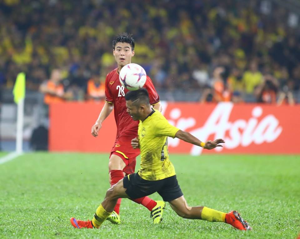 TRỰC TIẾP ĐT Malaysia 1-2 ĐT Việt Nam: Hiệp 2 bắt đầu - Bóng Đá