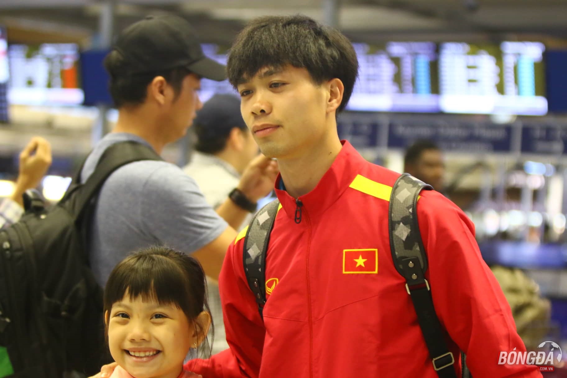 Trực tiếp ĐT Việt Nam từ Kuala Lumpur trở về Hà Nội - Bóng Đá
