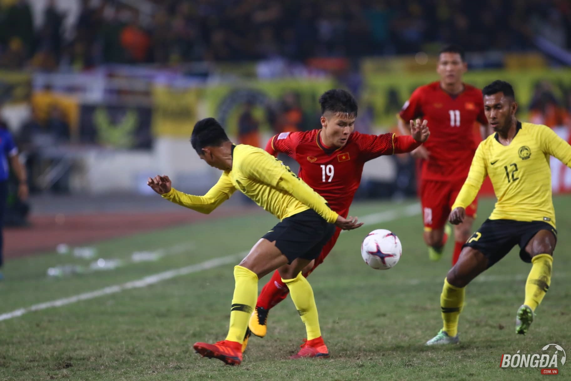 TRỰC TIẾP: ĐT Việt Nam 1-0 ĐT Malaysia: Đội khách dồn ép - Bóng Đá