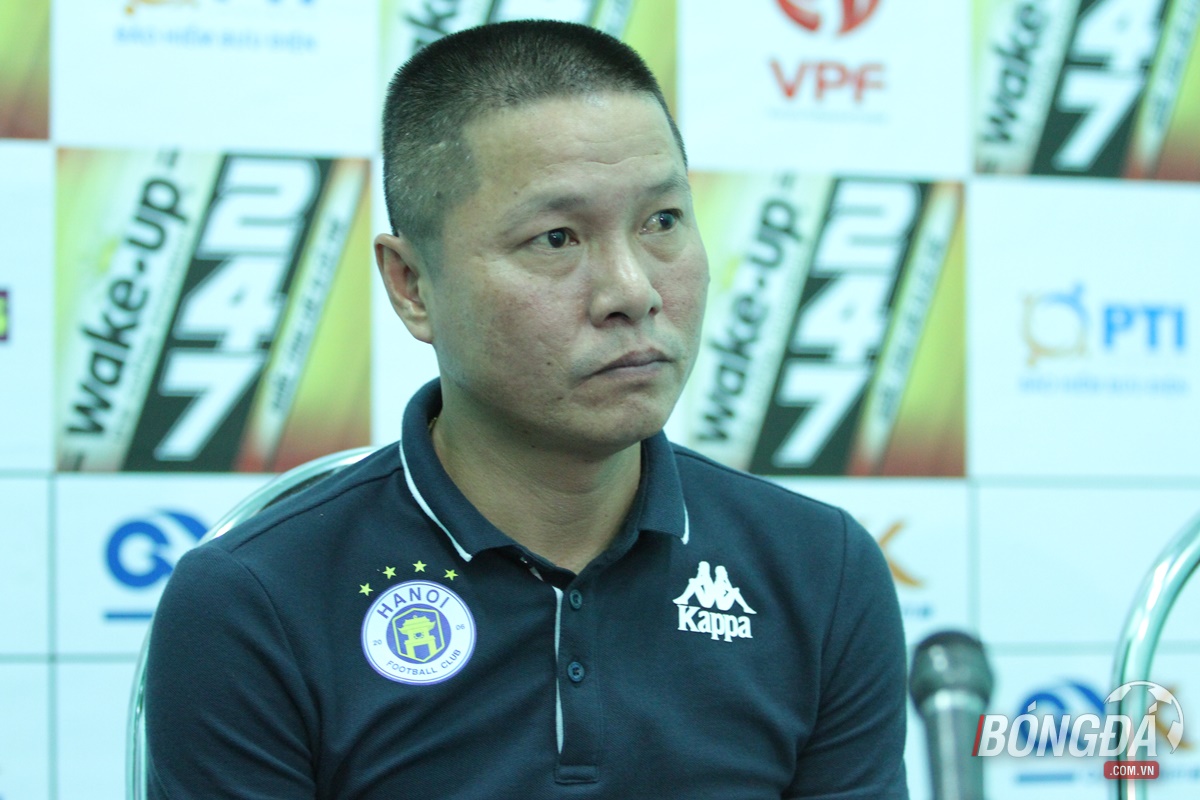 HLV Hà Nội nói ra điều cay đắng khi để Quảng Nam FC cầm hòa - Bóng Đá