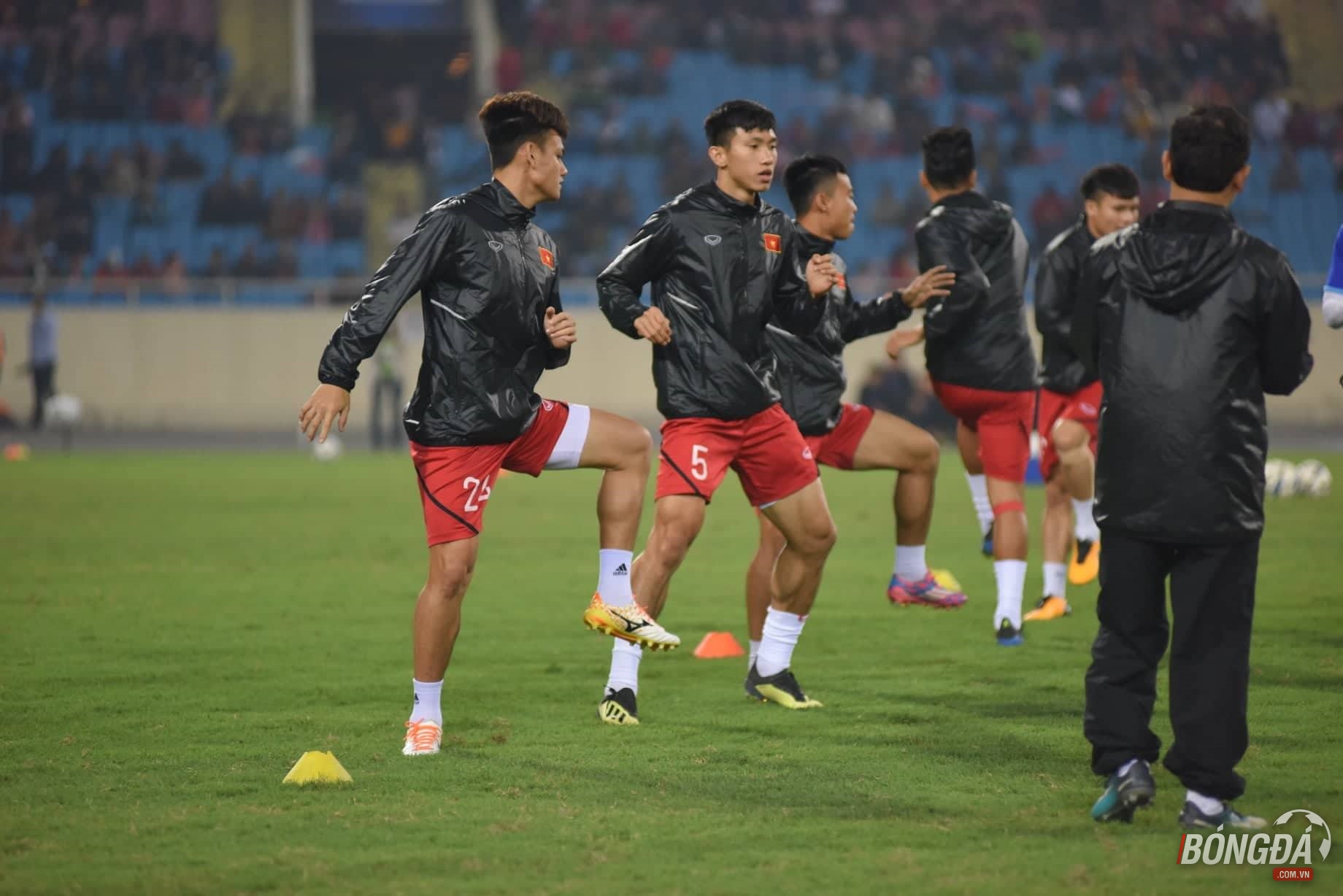 TRỰC TIẾP U23 Việt Nam 0-0 U23 Indonesia: Đình Trọng dự bị, Quang Hải đá chính - Bóng Đá