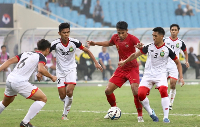 Thủ môn nhận thẻ đỏ, U23 Indoneisa vất vả đánh bại Bruinei - Bóng Đá