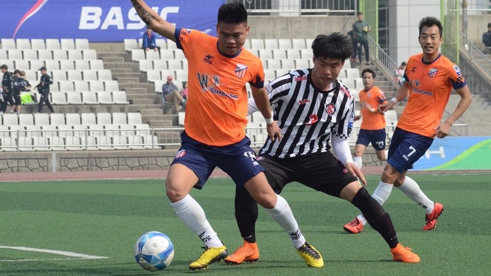 CLB Hàn Quốc chơi chiêu bẩn, cựu tiền vệ U23 Việt Nam vẫn chưa thể ra sân tại V-League - Bóng Đá