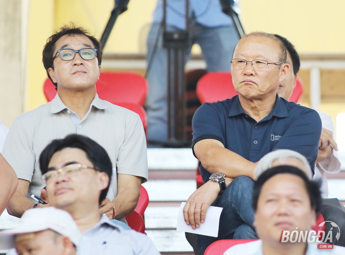 Vi hành sân Tam Kỳ, HLV Park Hang-seo chấm thêm một tuyển thủ cho U23 Việt Nam? - Bóng Đá
