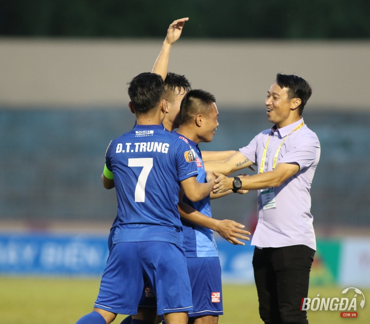 Vi hành sân Tam Kỳ, HLV Park Hang-seo chấm thêm một tuyển thủ cho U23 Việt Nam? - Bóng Đá