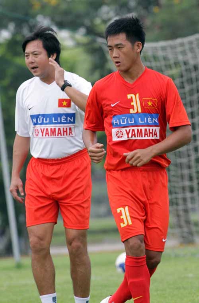 Điểm tin bóng đá Việt Nam tối 21/08: Hà Minh Tuấn khó cạnh tranh với Anh Đức - Bóng Đá