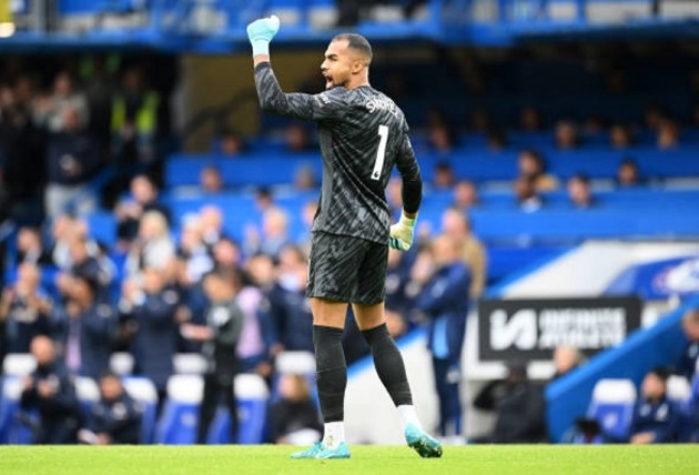 Tỏa sáng trước Nottingham Forest, Robert Sanchez lên đỉnh EPL