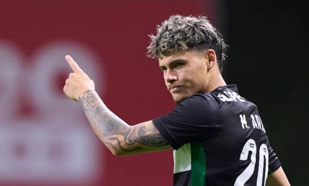 Maxi Araujo gây ấn tượng mạnh trước Man City, sẵn sàng cho bước ngoặt lớn