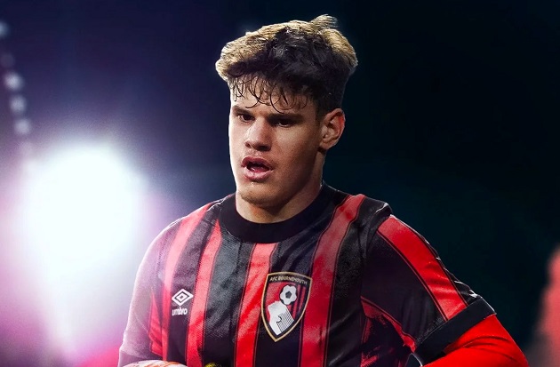 Liverpool theo sát Kerkez, Man Utd cũng không đứng ngoài