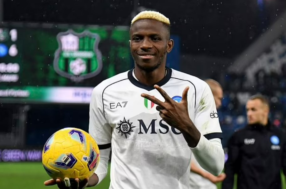 Cơ hội nào cho Osimhen trở lại Napoli?