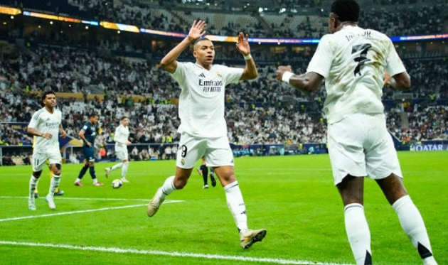 Chủ tịch Real nói lời chuẩn mực với Mbappe ngay trên sân