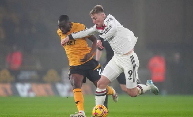 Man Utd thua Wolves, Michael Owen chỉ ra vấn đề hàng công