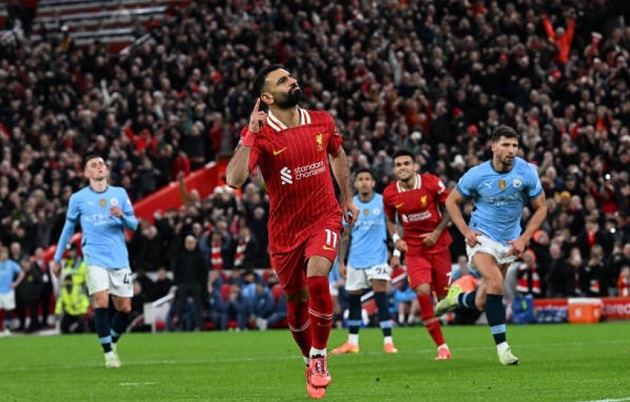 Vì sao 2025 là năm Salah có thể truất ngôi Henry?