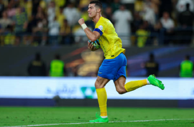 Ảnh bài viết Phi thường tuổi 39 của Ronaldo!