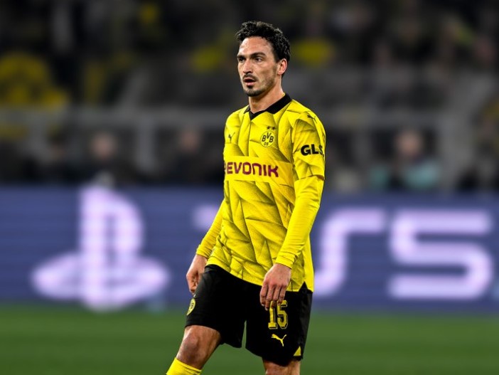 CHÍNH THỨC! Mats Hummels rời Dortmund sau 13 năm gắn bó