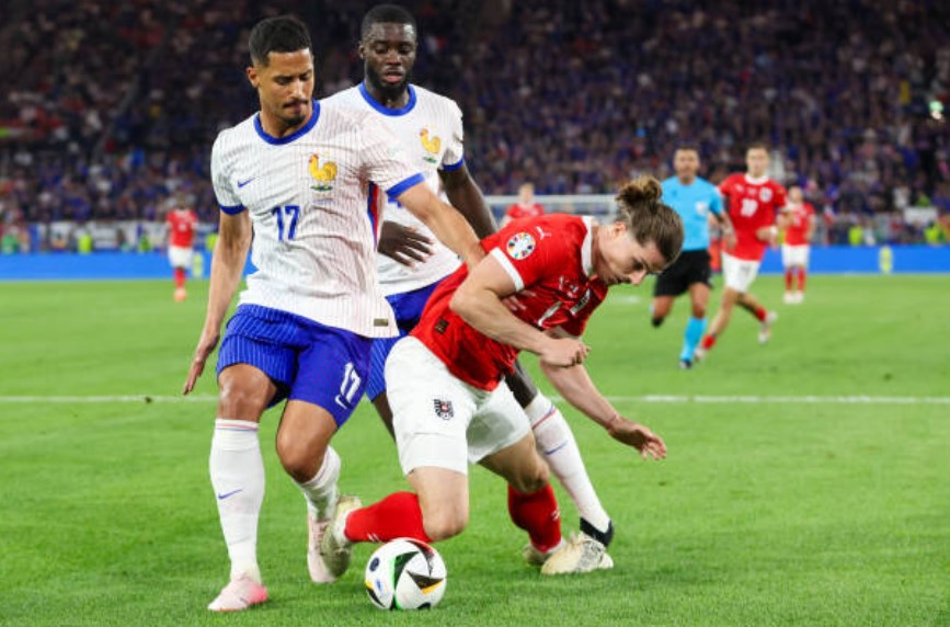 "Đá tảng" Arsenal: 6 pha giải vây, chuyền chuẩn xác hơn cả Kante