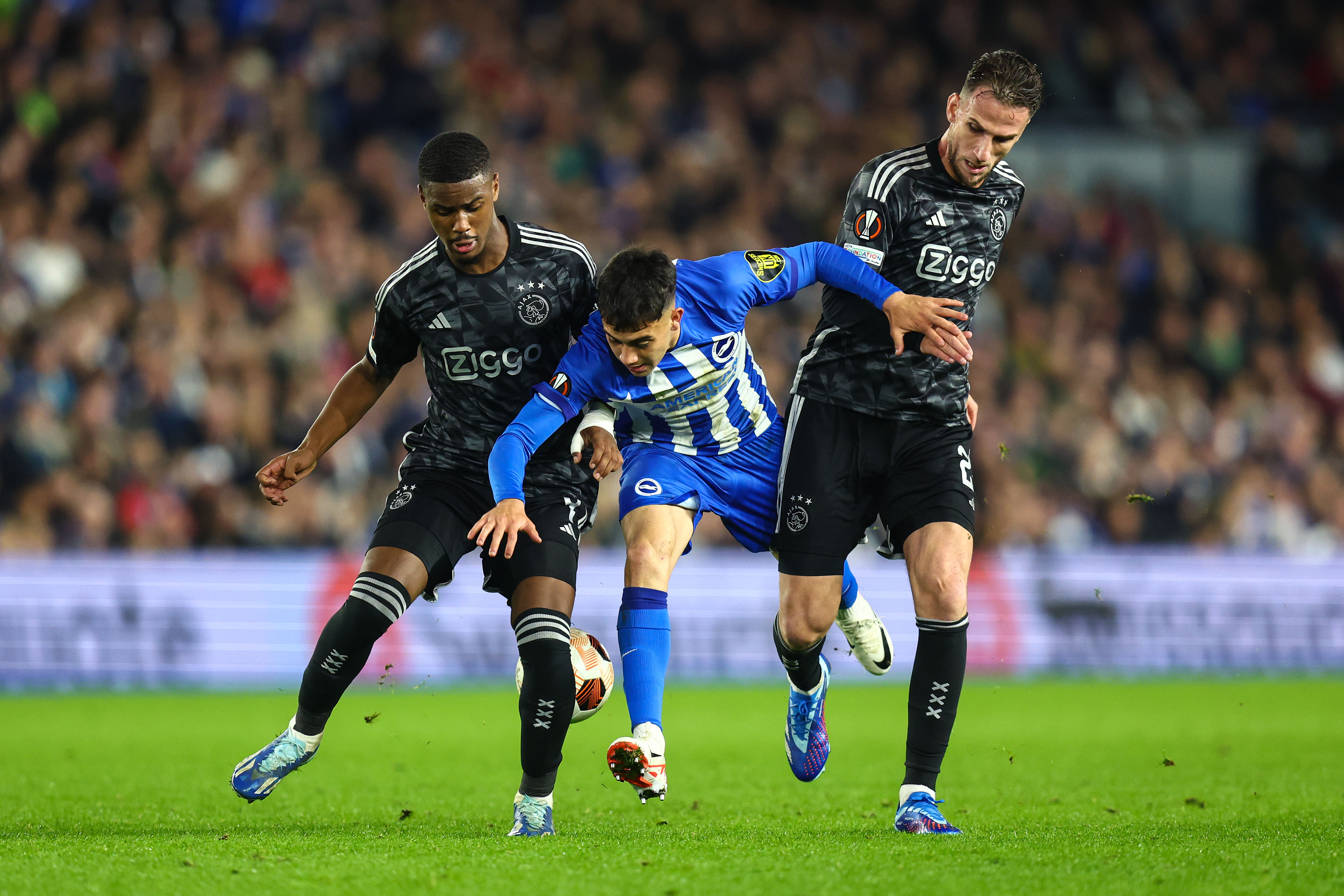 Ảnh bài viết Arsenal tiếp tục muốn rút ruột Ajax