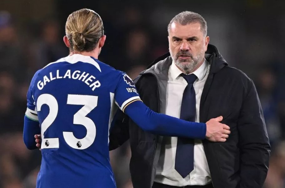 Đội trưởng Chelsea khá "đắt hàng"