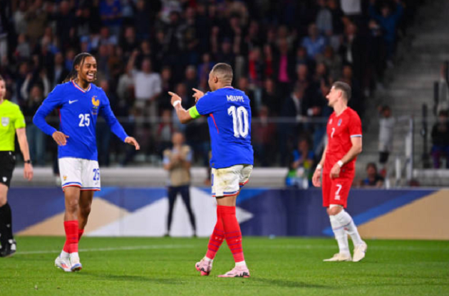Liên tục bắn phá, Mbappe chứng minh chân giá trị