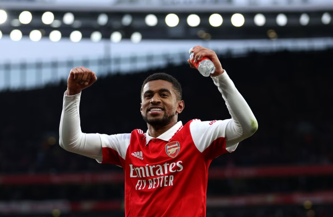 Ảnh bài viết Arsenal muốn đổi cầu thủ cây nhà lá vườn lấy 25 triệu bảng