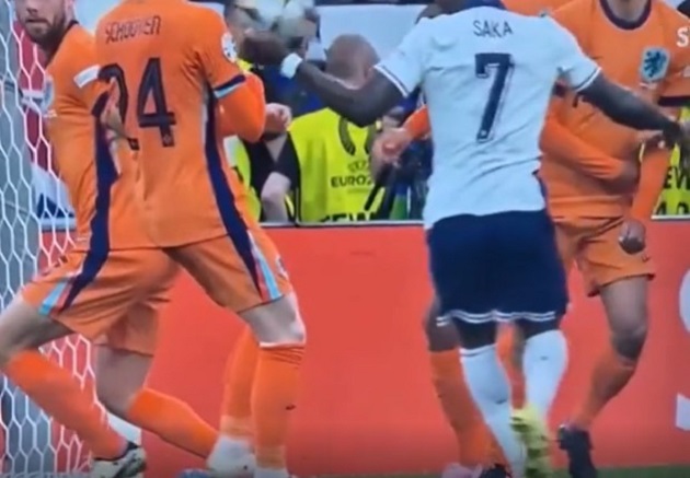 Cựu trọng tài FIFA: "Bàn thắng của Kane không nên được công nhận"