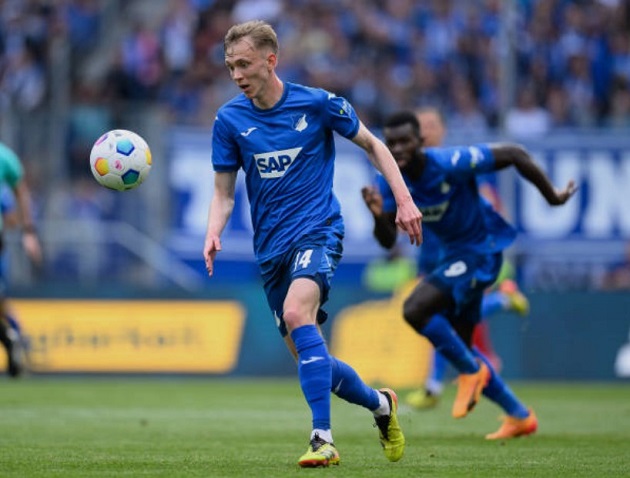 Maximilian Beier khiến các ông lớn Premier League sục sôi