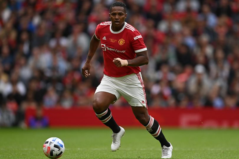 Antonio Valencia xác nhận trở lại Old Trafford vào tháng 9