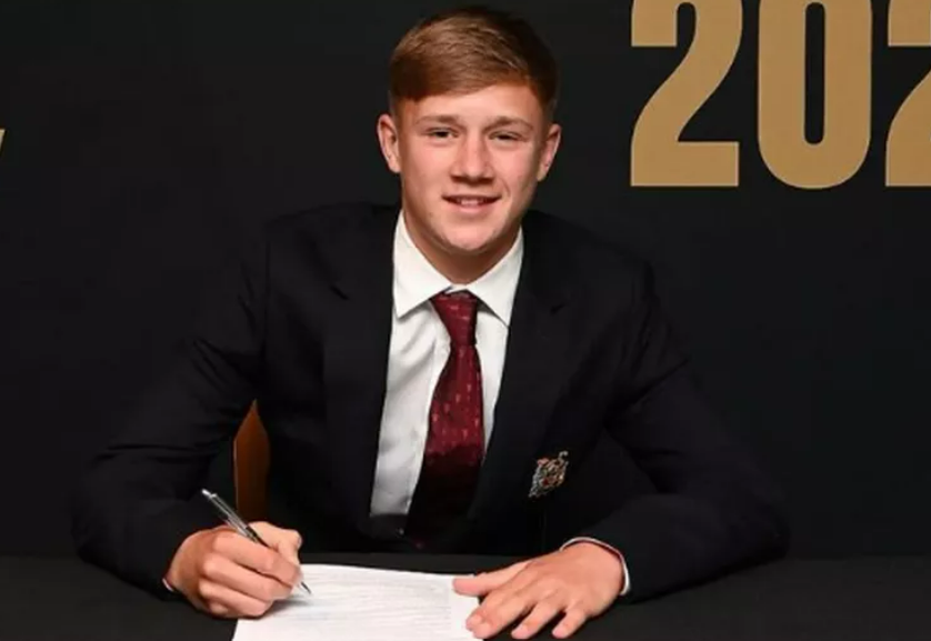 Ảnh bài viết Manchester United đôn cầu thủ 16 tuổi lên đội một