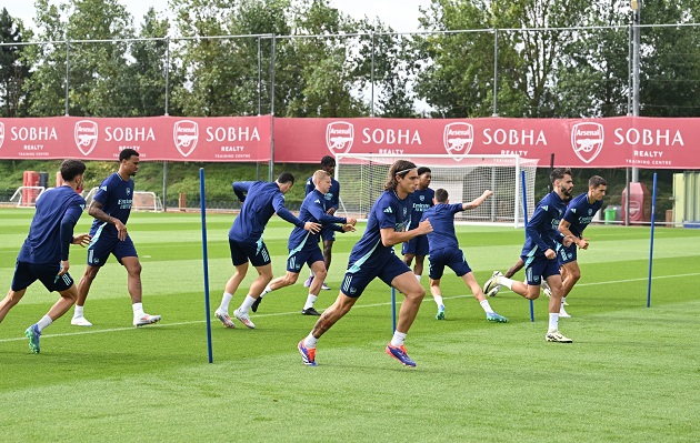 Ảnh bài viết 4 điểm nhấn buổi tập gần nhất của Arsenal: Gabriel và Saliba tái hợp; Calafiori làm thân với Rice