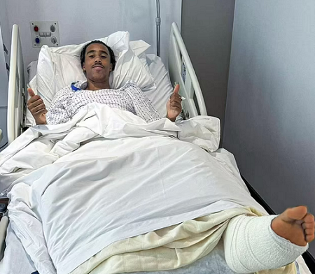 Ảnh bài viết Hình ảnh đầu tiên của Leny Yoro sau ca phẫu thuật