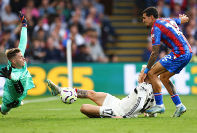 Ảnh bài viết Palace dựng xe buýt, Man Utd bắn phá bất thành