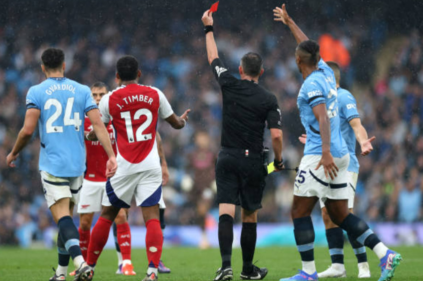 Ảnh bài viết Gary Neville: Không oan cho Trossard